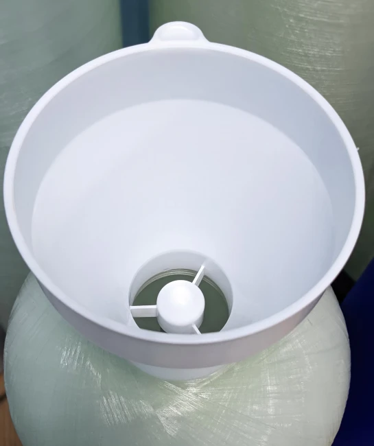 Воронка для загрузки наполнителя в корпус 2,5" (воронка-лейка) Runxin Воронка для загрузки наполнителя в корпус 2,5" (воронка-лейка) Runxin